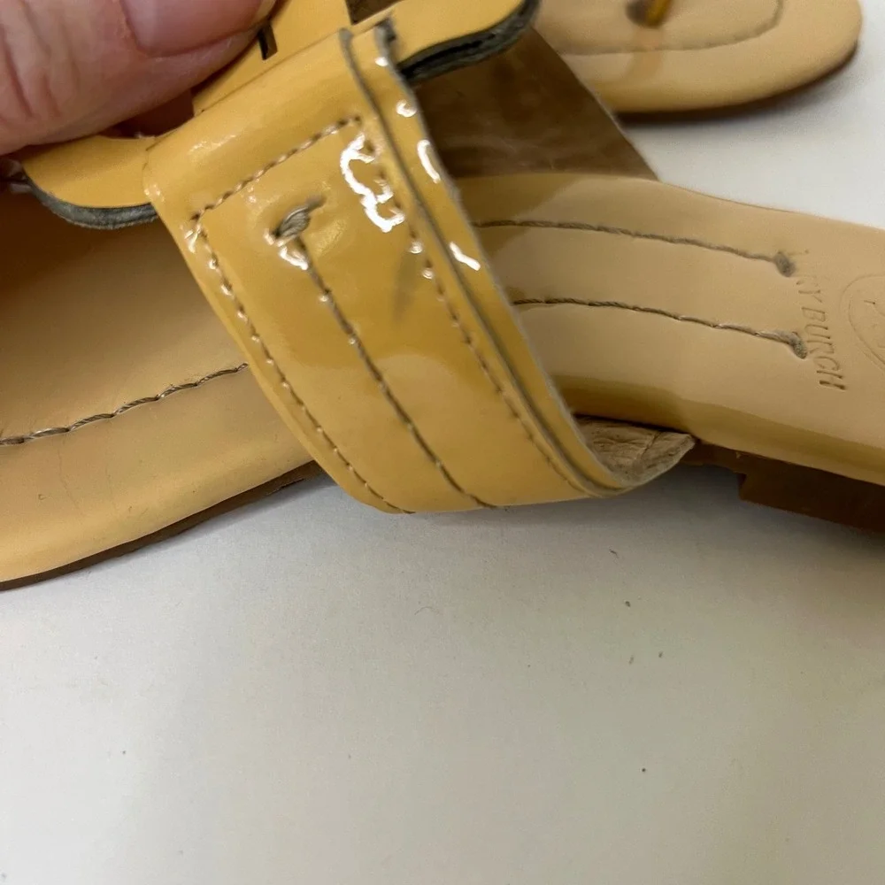Tory Burch Miller Nappa‎ Patent Leather Logo Thong Sandals Flats Honeycomb 38